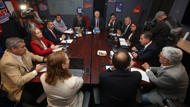 Equipo de Kast en materia de seguridad se reunió con los de Matthei y Kaiser