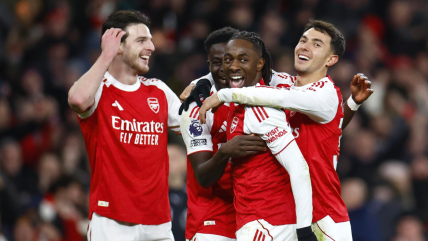   Arsenal se escapó en la cima de la Premier League tras golear a Tottenham en el clásico de Londres 