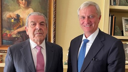   Democracia Cristiana suspendió militancia de Eduardo Frei por su reunión con Kast 