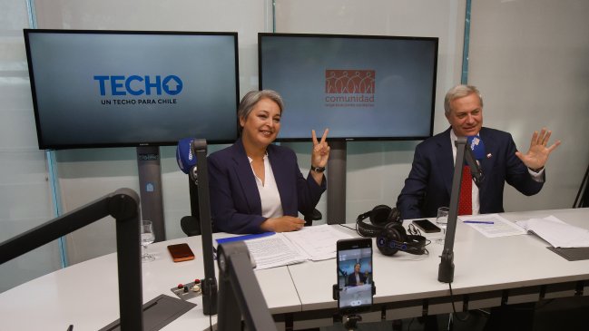 Loas y recriminaciones, las reacciones al debate de Jara y Kast en Cooperativa