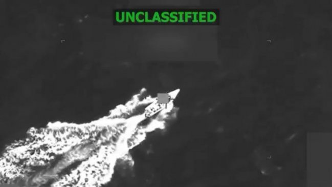 EE.UU. defiende la legalidad de ataques a lanchas tras denuncias por matar a supervivientes