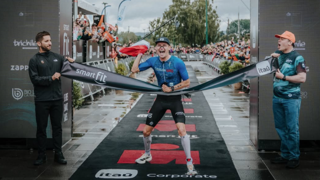 Diego Moya conquistó con récord nacional el Ironman 70.3 de Valdivia