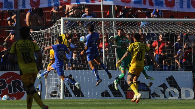 [VIDEO] Martín Mundaca abrió la cuenta para Coquimbo Unido ante la U tras error de Castellón