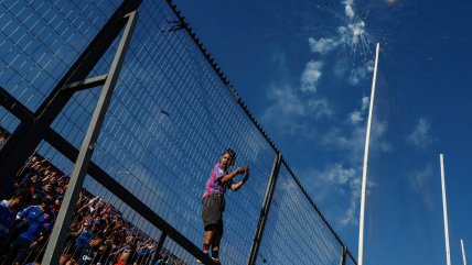  Duelo de Coquimbo y la U estuvo interrumpido por graves incidentes de barristas  