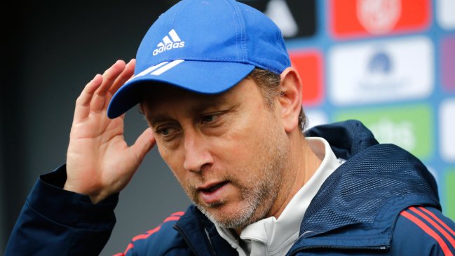 Luis Mena manifestó preocupación por triple fecha que tendrá La Roja Femenina en abril