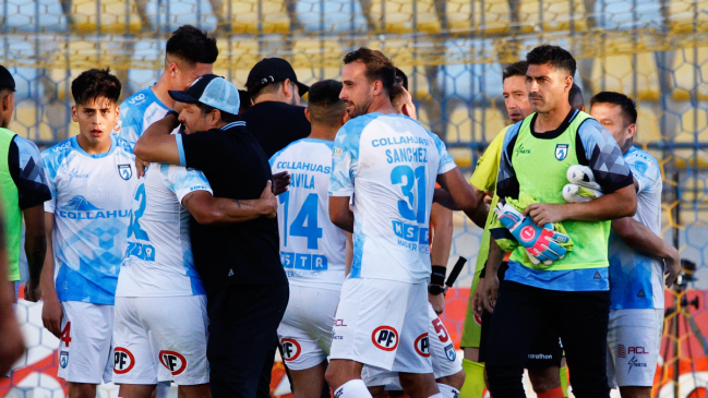   [VIDEO] Hinchas de Deportes Iquique hicieron banderazo antes de la decisiva fecha final de la Liga 