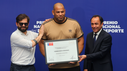 Yasmani Acosta recibió el Premio Nacional del Deporte con especial anuncio