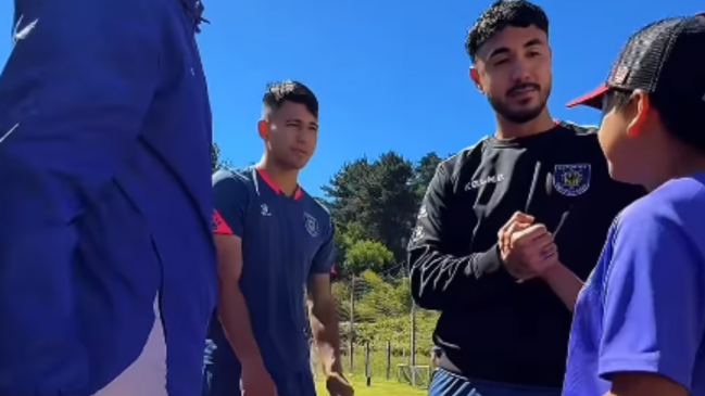 Deportes Concepción dio especial bienvenida a niño herido por esquirlas ante Cobreloa