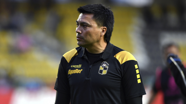 Como en un videojuego: Esteban González fue oficializado como técnico de Querétaro