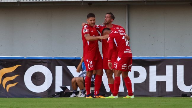 Ñublense arrasó con un Cobresal que sufrió para alcanzar la clasificación a Copa Sudamericana