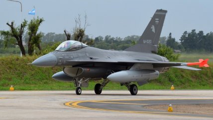 Argentina lució sus nuevos aviones de combate F-16: 