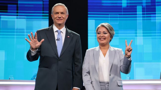 Jara y Kast se jugaron las últimas cartas en el debate final de Anatel