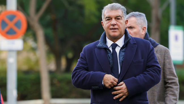 Presidente de FC Barcelona negó favores arbitrales y justificó pagos a Negreira