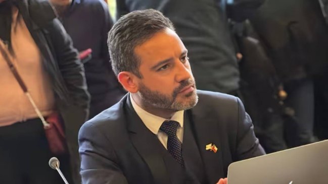 Consejero regional de Los Ríos chocó a otro auto estando ebrio y huyó a pie