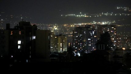Falla de alta tensión provoca cortes de luz en Santiago, Providencia y Recoleta