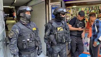   Allanan galería de joyas en Santiago Centro: Indagan origen de oro y uso de químicos tóxicos 