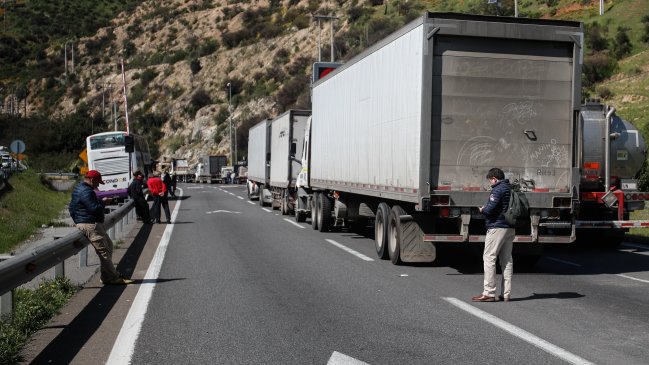 Conductor murió tras colisión de camiones en la Ruta 5 Norte en Tarapacá