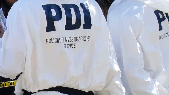 Investigan femicidio y posterior suicidio en departamento de Santiago Centro