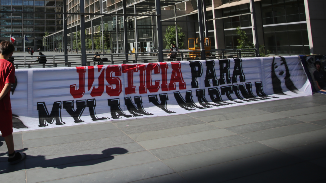 Carabineros imputados por muerte de hinchas en el Monumental quedaron con arresto domiciliario