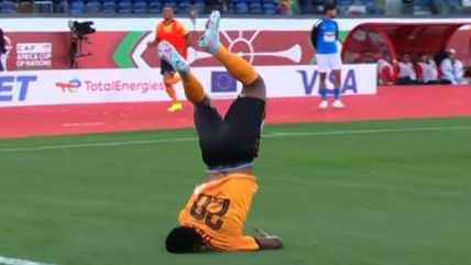   [VIDEO] Gol agónico y lesión: La peligrosa celebración en la Copa Africana 