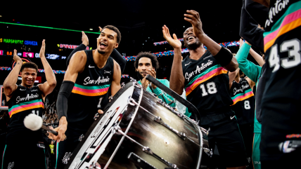   Golpe a la mesa: Los Spurs humillaron al campeón y presentaron candidatura al anillo 