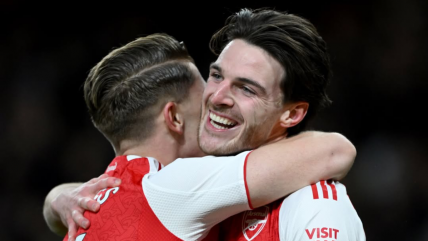   Arsenal venció a Brighton y se mantuvo como líder de la Premier League 