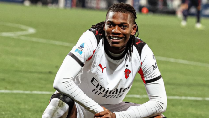   AC Milan venció con lo justo a Cagliari y dormirá como líder en la Serie A 