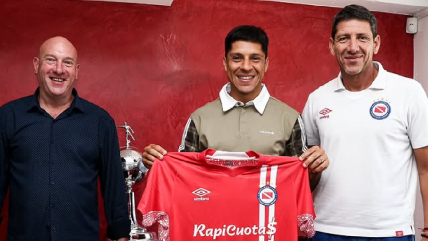   Enzo Pérez se convirtió en compañero de Brayan Cortés en Argentinos Juniors 