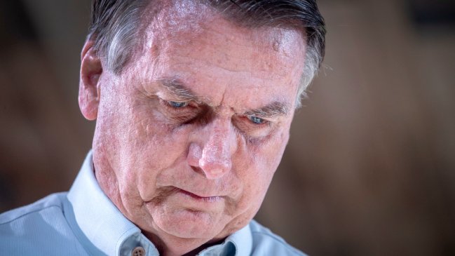 Bolsonaro sufre "heridas leves" tras una caída en su celda