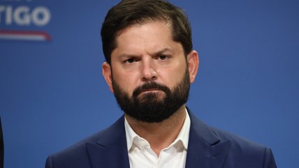 Boric reconoció lentitud en la reconstrucción tras megaincendio durante visita a El Olivar