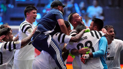   Vidal celebró con todo la goleada de Chile sobre Marruecos en el Mundial de la Kings League 