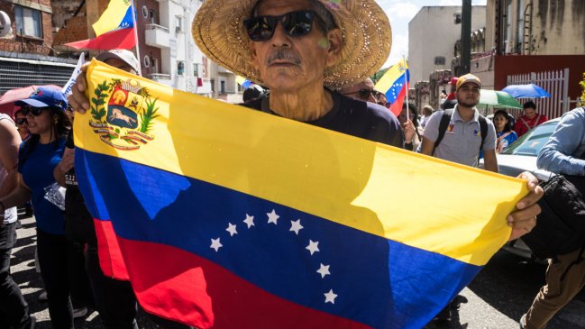 Chavismo convoca una 