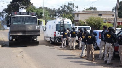 Incidentes en primera jornada de desalojo de megatoma de San Antonio dejan tres detenidos