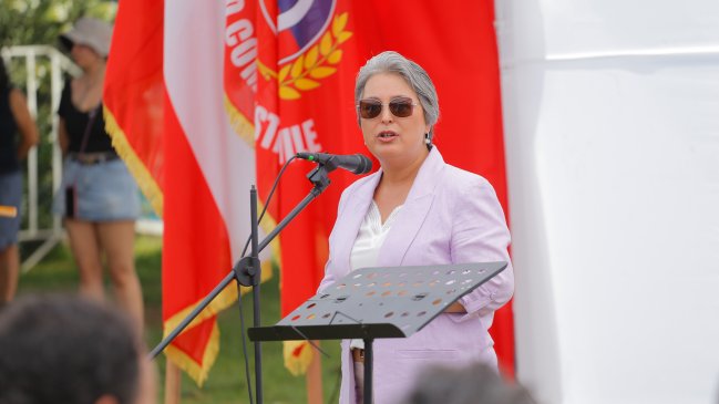 "Estoy reflexionando al respecto": Jeannette Jara evalúa su continuidad en el PC