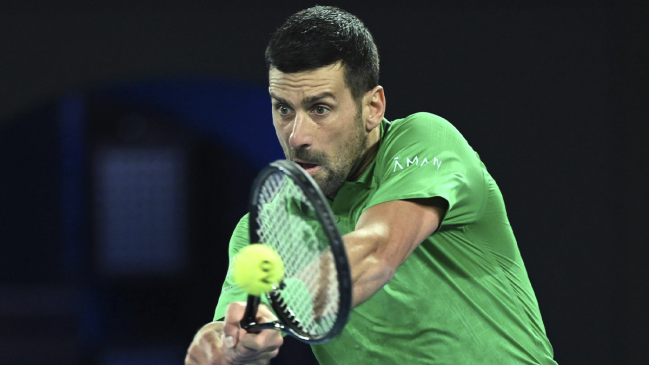 Novak Djokovic barrió a Pedro Martínez y avanzó a la segunda ronda del Abierto de Australia