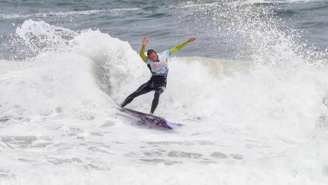 Maximiliano Cross e Isidora Bultó se coronaron en la primera fecha del Tour Nacional Reñaca Surf Pro