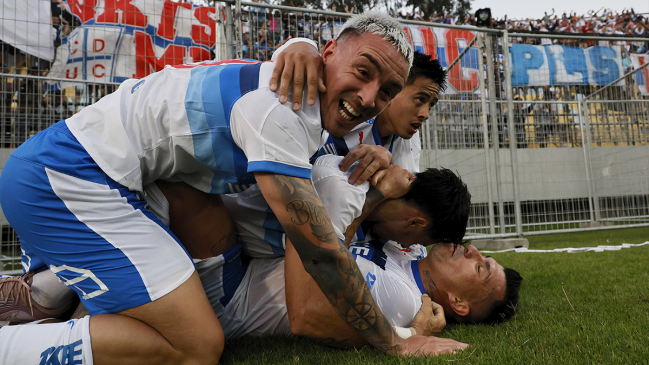   [VIDEO] La UC lo ganó en el último suspiro ante Huachipato con goles de Zampedri y Justo Giani 