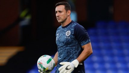   [VIDEO] Postula a blooper del año: Arquero provocó un autogol con apresurado saque 