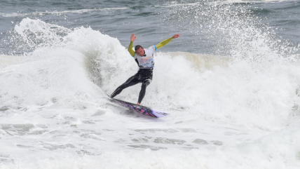   Maximiliano Cross e Isidora Bultó se coronaron en la primera fecha del Tour Nacional Reñaca Surf Pro 