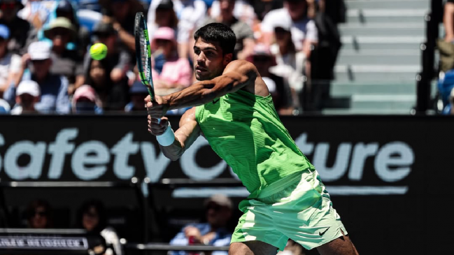 Carlos Alcaraz derrotó a Hanfmann y se instaló en tercera ronda del Abierto de Australia
