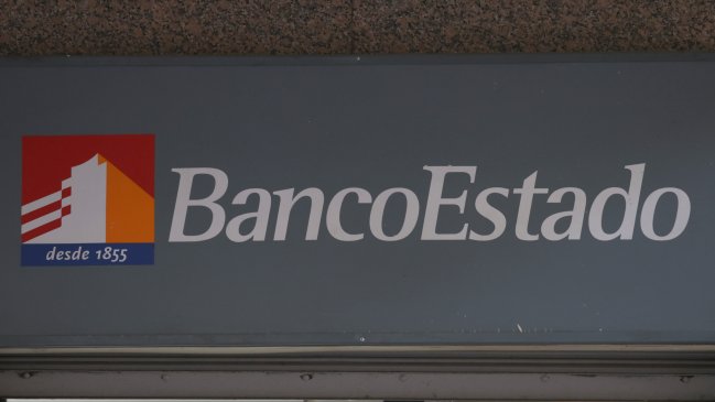 Mujer simuló desmayo y acompañante instaló bomba falsa en sucursal bancaria de Ñuñoa