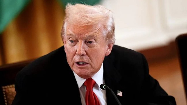 Solo el 37 % de los estadounidenses aprueban la gestión de Trump, según encuesta