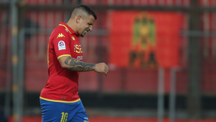 “Tiene contrato vigente”: U. Española aclaró situación de Vecchio y criticó a su pareja