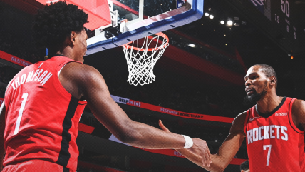   Los Rockets necesitaron de un imparable Kevin Durant para imponerse a los Pistons 