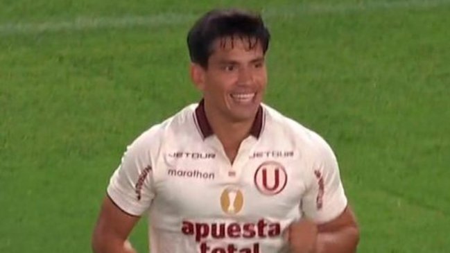 [VIDEO] José Rivera doblegó a la zaga de la U y decretó el 3-0 en Perú