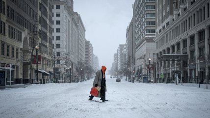 Histórica tormenta de nieve en EE.UU.: Al menos cinco muertos y un millón de casas sin luz