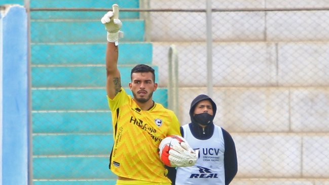 Arquero formado en la UC Miguel Vargas suena en Colo Colo