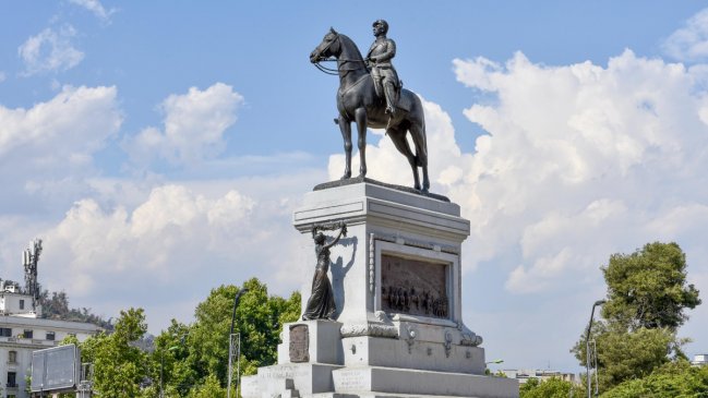 Providencia aprobó el retorno de la estatua de Baquedano a su lugar de origen