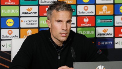   Robin van Persie se rinde ante Manuel Pellegrini: Es un ejemplo, un grande 