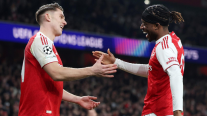Arsenal venció a Kairat y cerró la fase de liga de la Champions con campaña perfecta